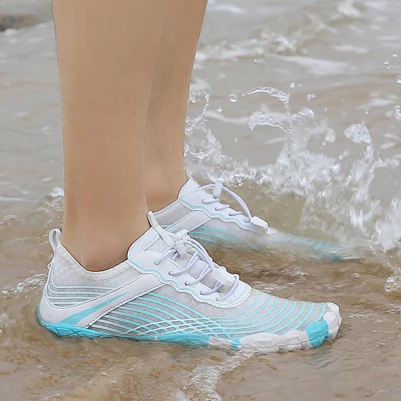 MCROONS quick-dry water shoes outsole detail